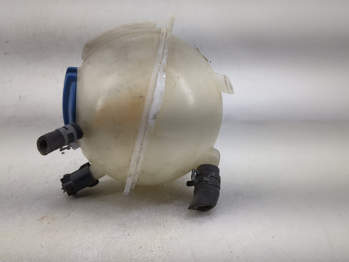 2000 Volkswagen Beetle Radiator Coolant Overflow Expansion Tank Bottle 1366060 - Oemusedautoparts1.com
