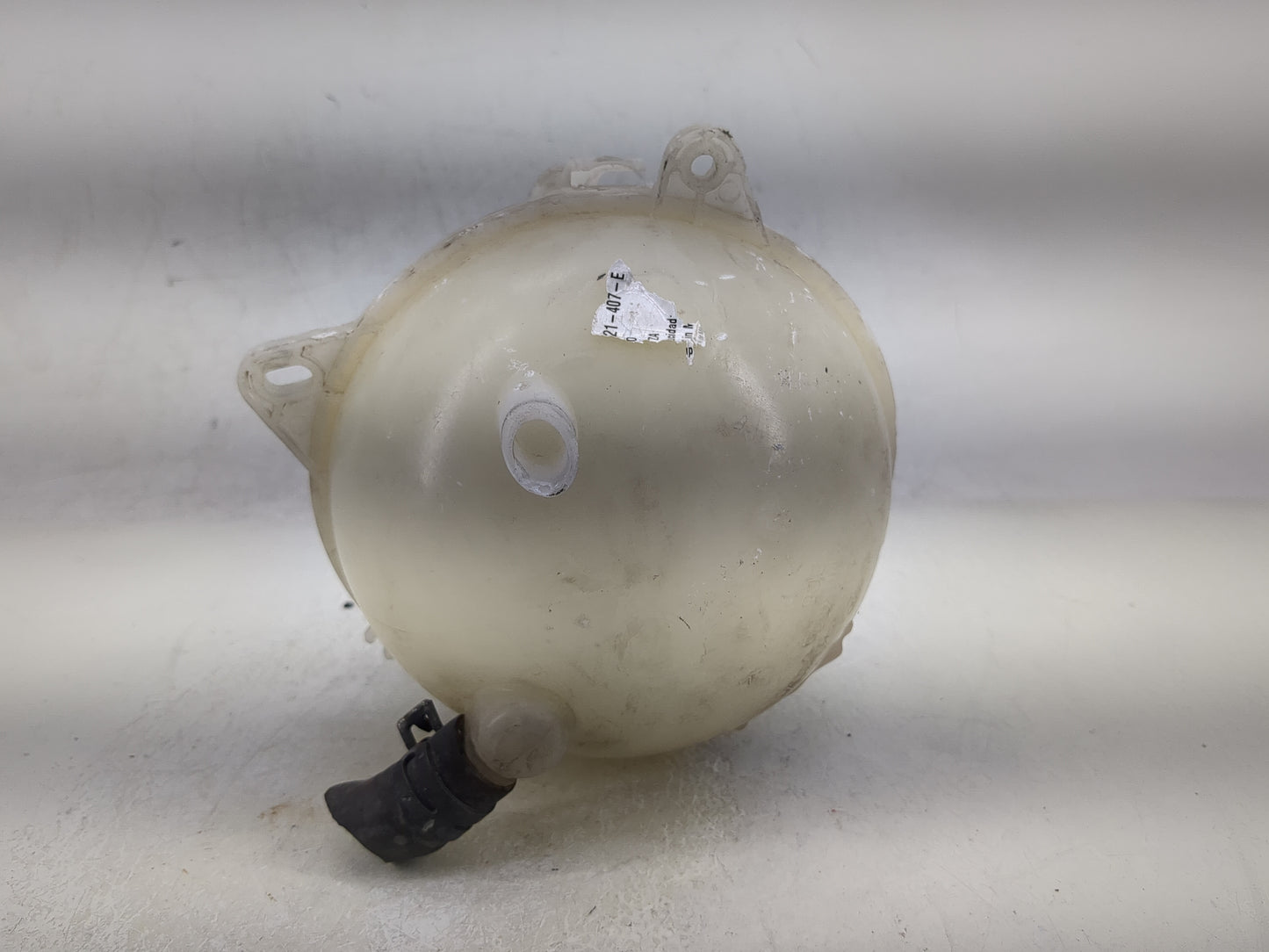 2000 Volkswagen Beetle Radiator Coolant Overflow Expansion Tank Bottle 1366060 - Oemusedautoparts1.com