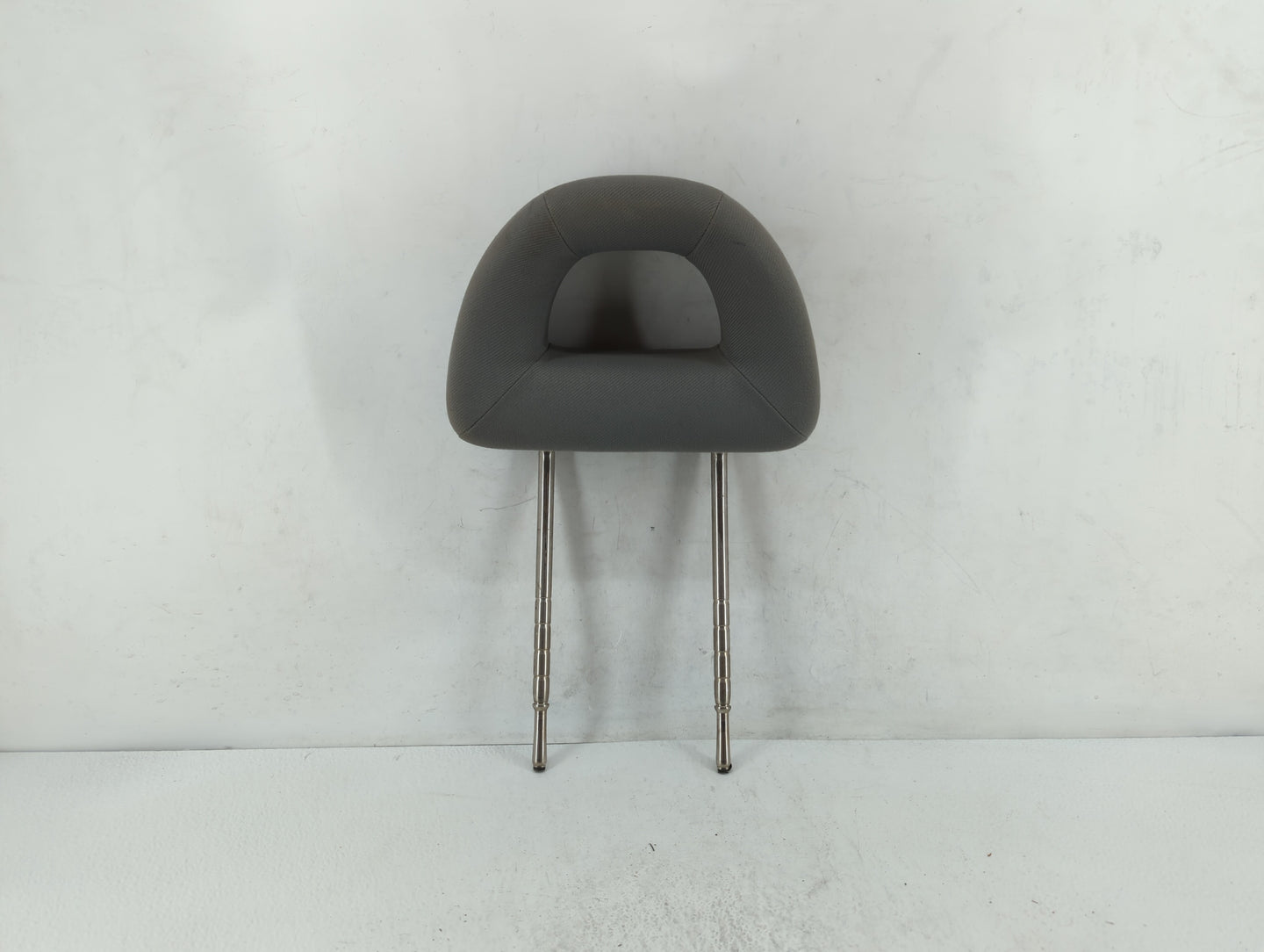 2000-2002 Volkswagen Beetle Headrest Head Rest Front Driver Passenger Seat Fits Fits 2000 2001 2002 OEM Used Auto Parts - Oe