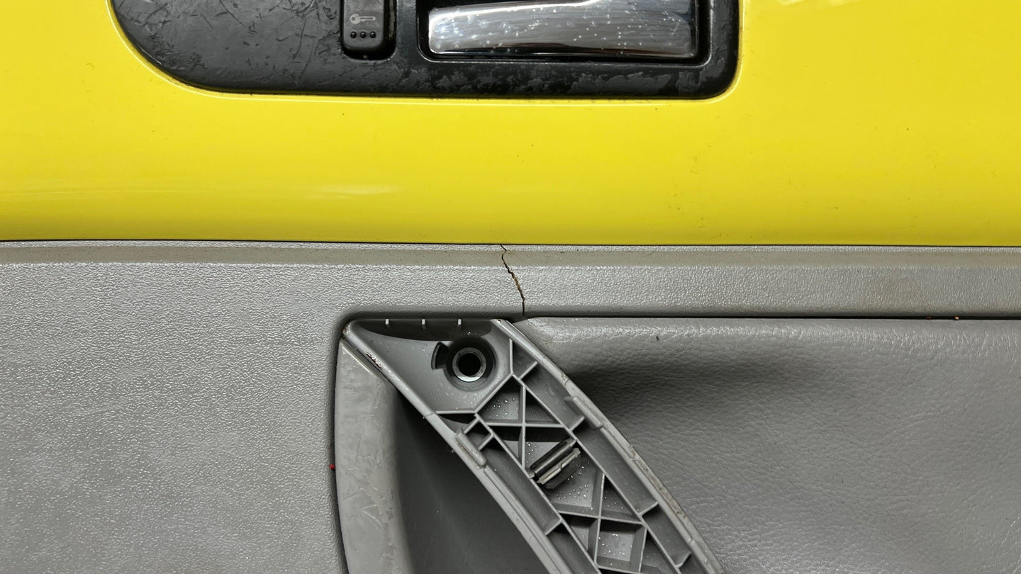 2000 Volkswagen Beetle Front Passenger Manual Interior Door Panel Has Damage - Oemusedautoparts1.com