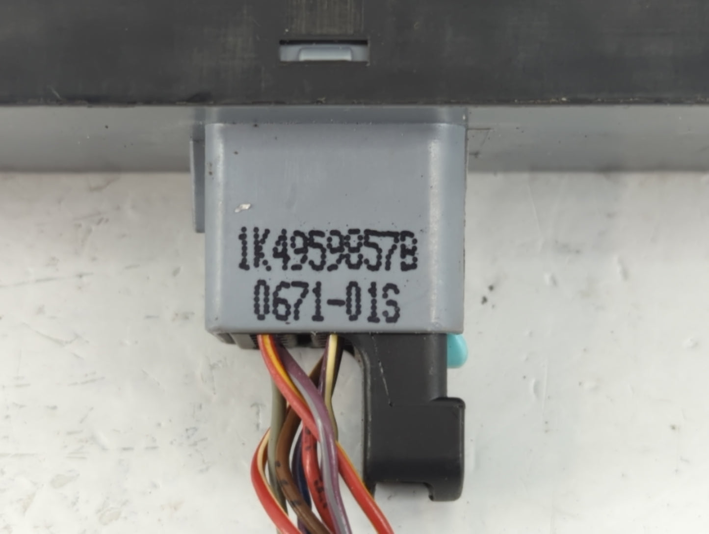 2000-2007 Volkswagen Golf Master Power Window Switch Replacement Driver Side Left P/N:1J4 959 857B 1J4 959 857D Fits OEM Use