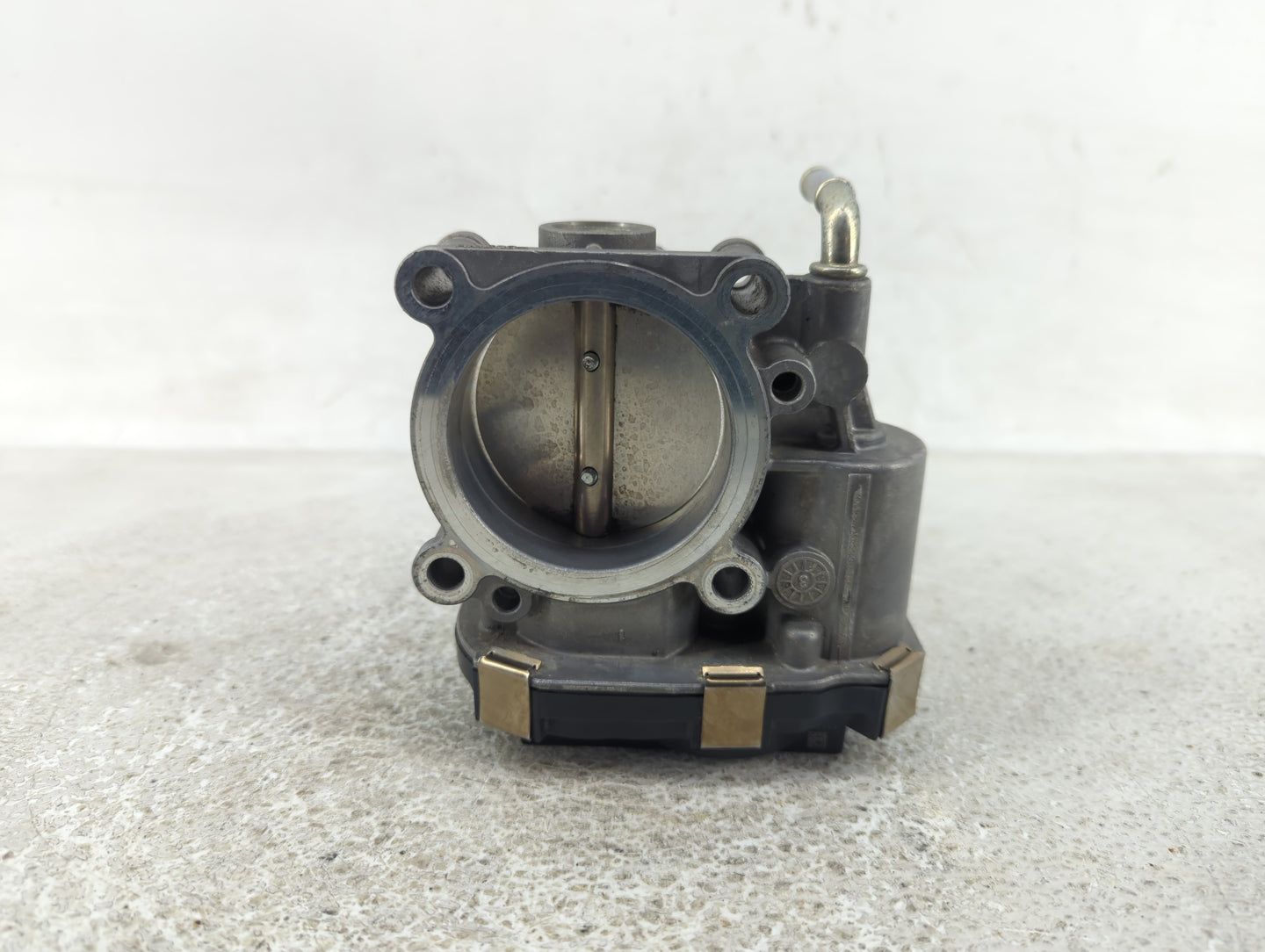 2000-2005 Volkswagen Passat Throttle Body Fits Fits 2000 2001 2002 2003 2004 2005 2006 OEM Used Auto Parts - Oemusedautopart
