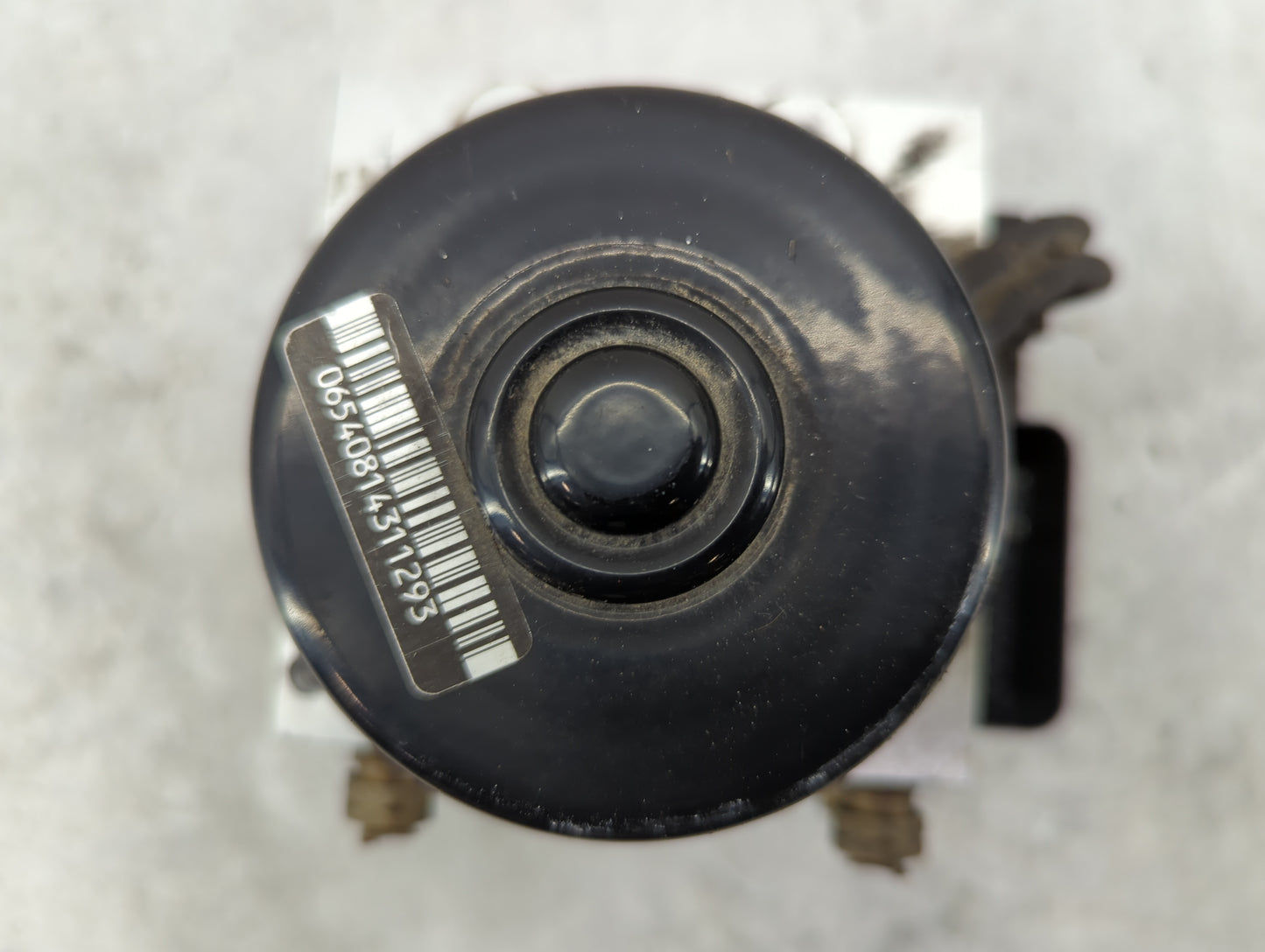 1999-2004 Volvo C70 ABS Pump Control Module Replacement P/N:9467581 Fits Fits 1999 2000 2001 2002 2003 2004 OEM Used Auto Pa