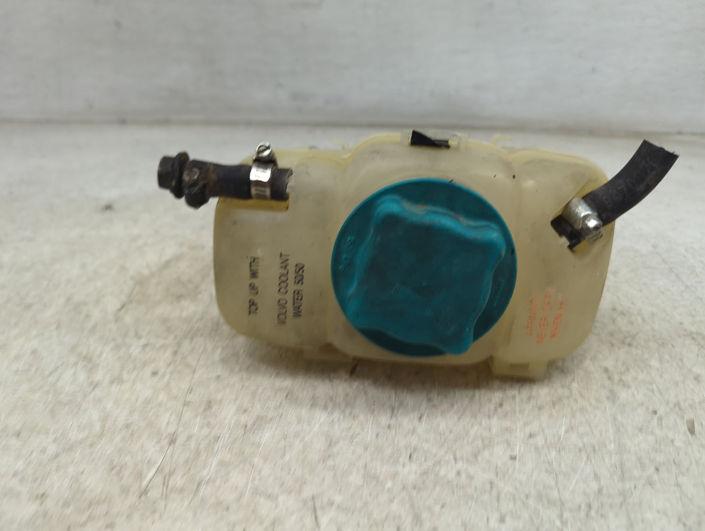 2000 Volvo C70 Radiator Coolant Overflow Expansion Tank Bottle - Oemusedautoparts1.com