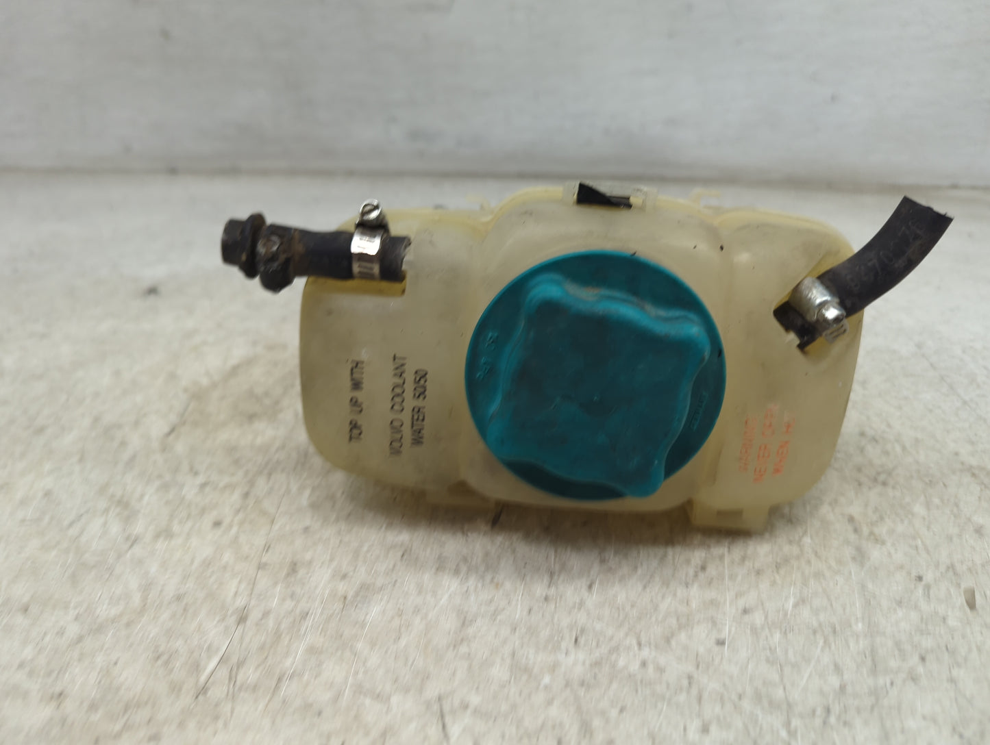 2000 Volvo C70 Radiator Coolant Overflow Expansion Tank Bottle - Oemusedautoparts1.com