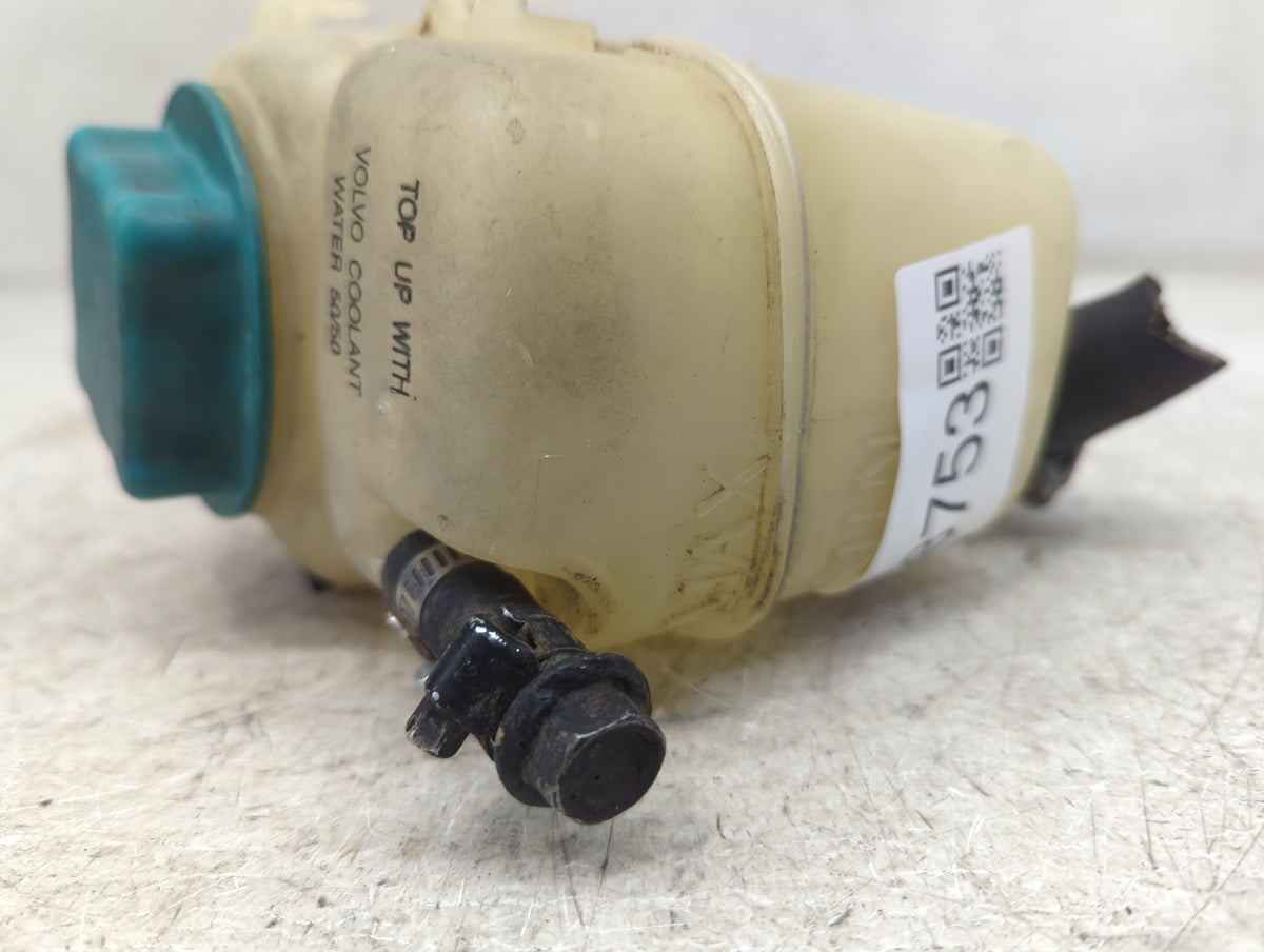 2000 Volvo C70 Radiator Coolant Overflow Expansion Tank Bottle - Oemusedautoparts1.com