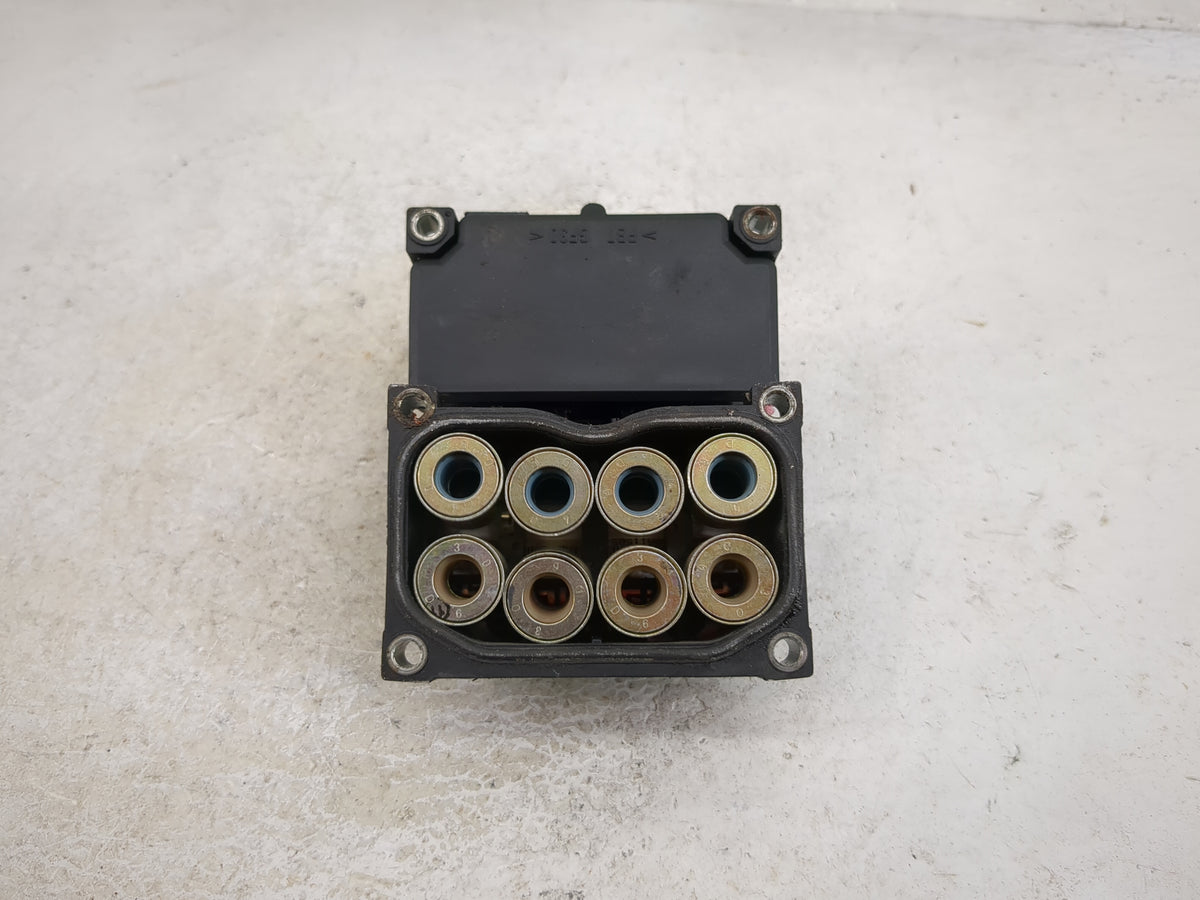 2000 Volvo S40 ABS Pump Control Module Replacement P/N:0273004224 084163 Fits OEM Used Auto Parts - Oemusedautoparts1.com