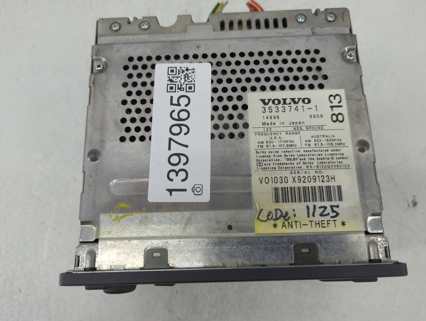 2000 Volvo V40 Radio AM FM Cd Player Receiver Replacement P/N:3533741-1 Fits Fits 1996 1997 1998 1999 2001 2002 2003 2004 OE