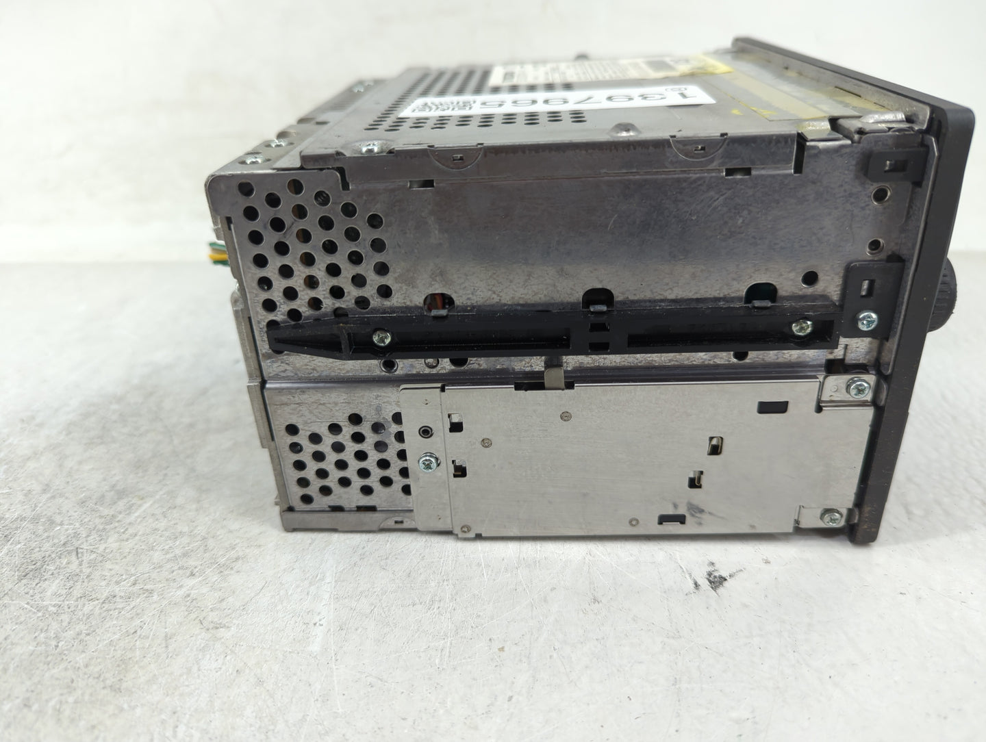 2000 Volvo V40 Radio AM FM Cd Player Receiver Replacement P/N:3533741-1 Fits Fits 1996 1997 1998 1999 2001 2002 2003 2004 OE