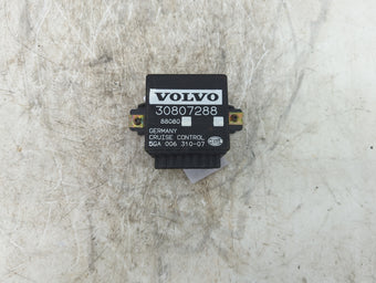 compare product 2000-2004 Volvo V40 Cruise Control Module 30807288|5ga 006 310-07