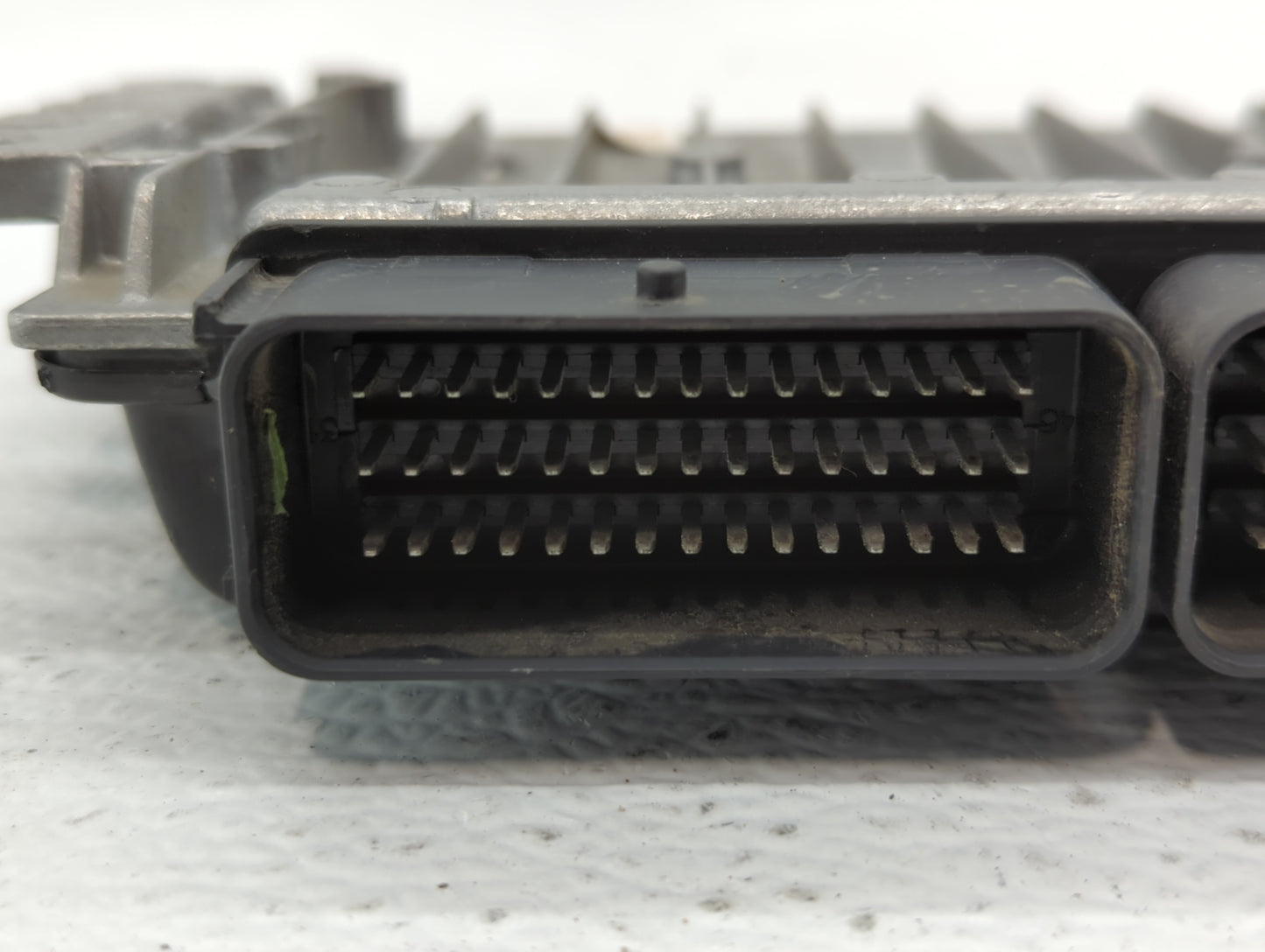 2000 Volvo V40 PCM Engine Control Computer ECU ECM PCU OEM P/N:P30614562 Fits OEM Used Auto Parts - Oemusedautoparts1.com