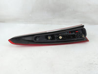 2000 Volvo V70 Tail Light Assembly Passenger Right OEM P/N:9157802 Fits OEM Used Auto Parts - Oemusedautoparts1.com