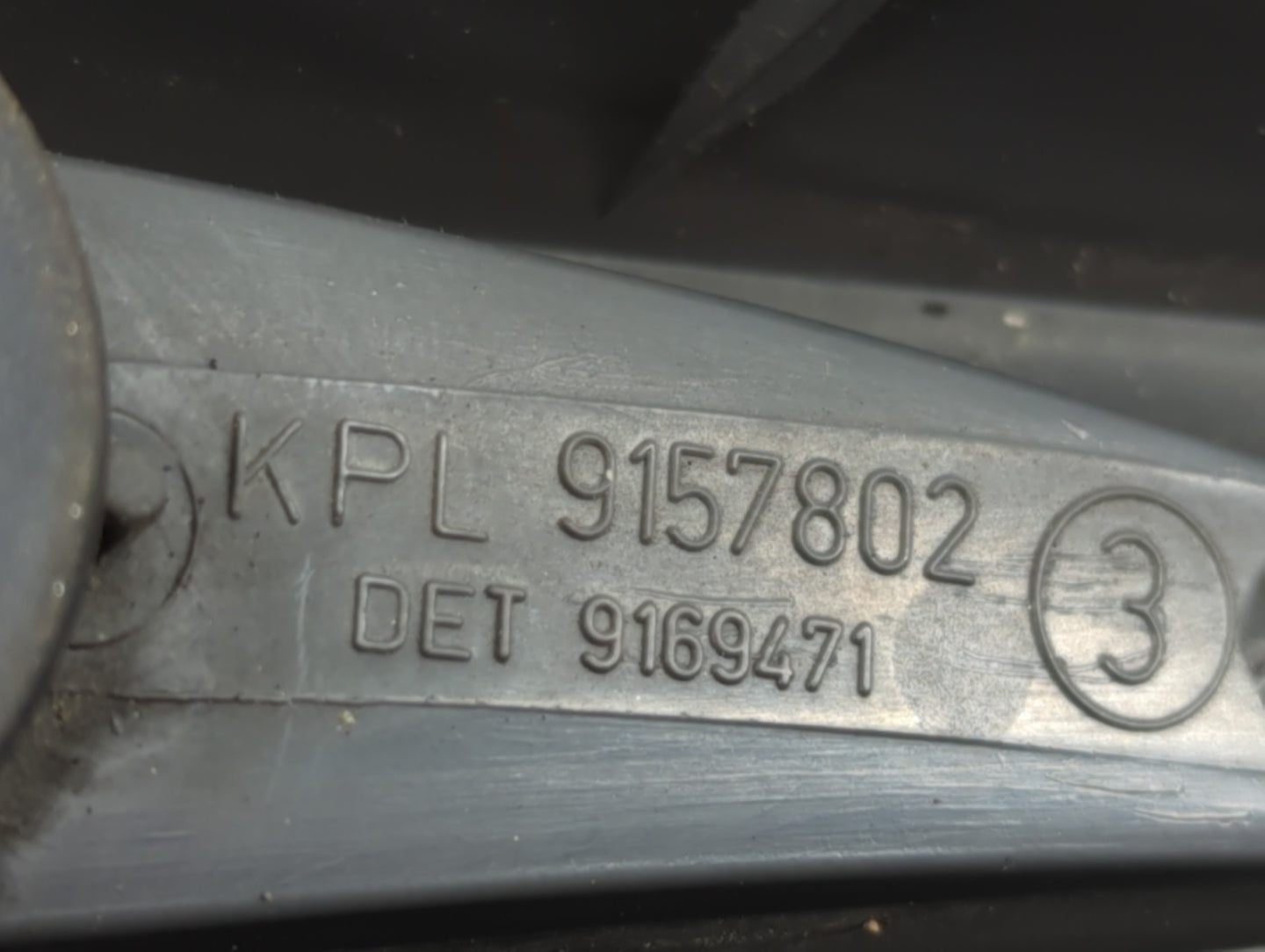 2000 Volvo V70 Tail Light Assembly Passenger Right OEM P/N:9157802 Fits OEM Used Auto Parts - Oemusedautoparts1.com