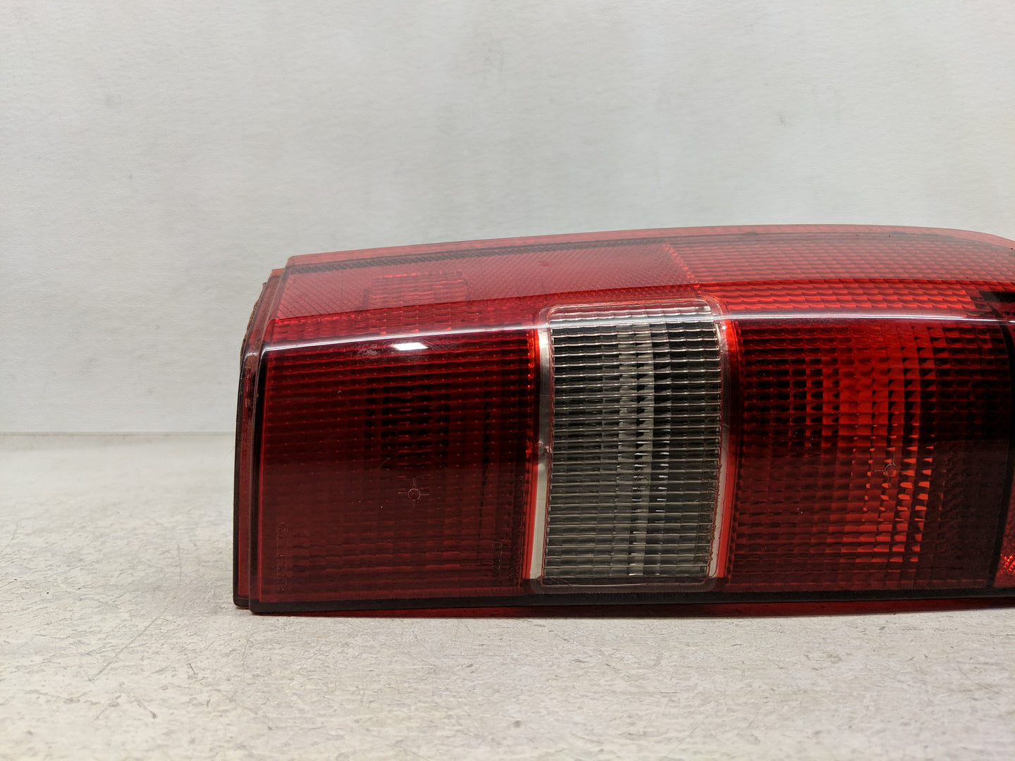 1998-2000 Volvo V70 Tail Light Assembly Passenger Right OEM Fits Fits 1994 1995 1996 1997 1998 1999 2000 OEM Used Auto Parts