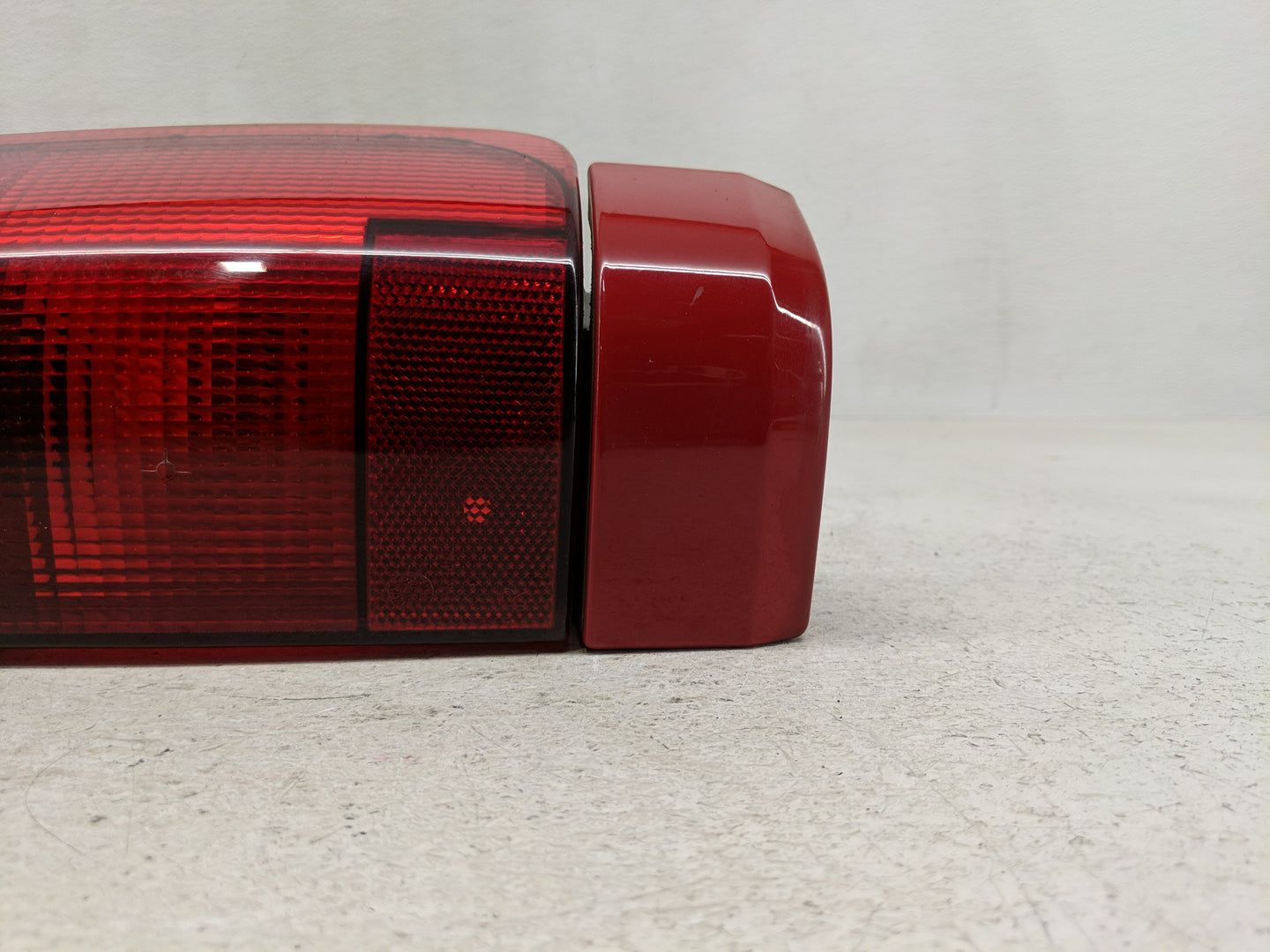 1998-2000 Volvo V70 Tail Light Assembly Passenger Right OEM Fits Fits 1994 1995 1996 1997 1998 1999 2000 OEM Used Auto Parts