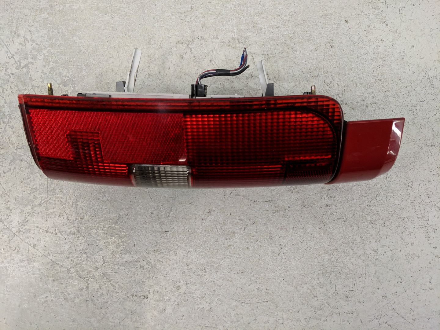 1998-2000 Volvo V70 Tail Light Assembly Passenger Right OEM Fits Fits 1994 1995 1996 1997 1998 1999 2000 OEM Used Auto Parts
