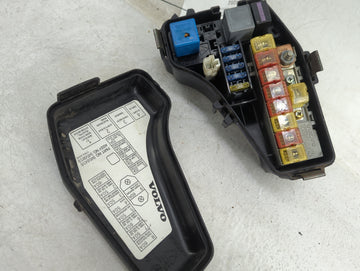 2000-2003 Volvo V70 Fusebox Fuse Box Panel Relay Module P/N:9456819 9456416, 9128576 Fits Fits 2000 2001 2002 2003 OEM Used 