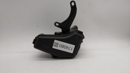 2000 Volvo V70 Fusebox Fuse Box Panel Relay Module P/N:9128576 Fits OEM Used Auto Parts - Oemusedautoparts1.com