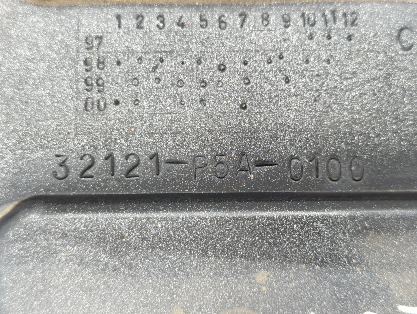 2001 Acura Rl Engine Cover - Oemusedautoparts1.com