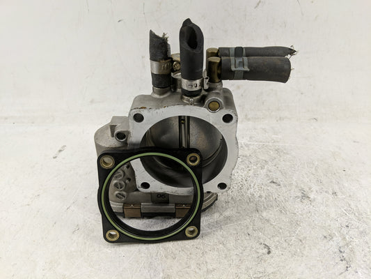 2000-2001 Audi A4 Throttle Body P/N:078 133 062 B Fits Fits 2000 2001 OEM Used Auto Parts - Oemusedautoparts1.com