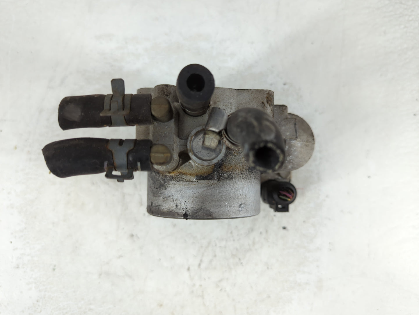 2001 Audi A6 Audia6 Throttle Body P/N:078 133 062 B Fits Fits 2000 2002 2003 2004 2005 2006 OEM Used Auto Parts - Oemusedaut