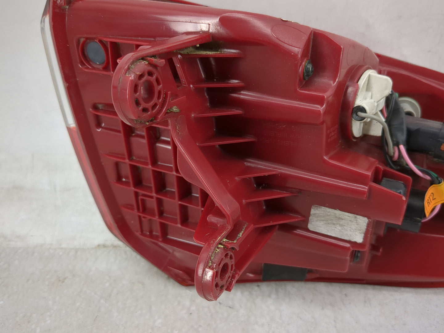 1999-2000 Bmw 323i Tail Light Assembly Passenger Right OEM P/N:92402-030 230 022 R2, 8 364 922 Fits Fits 1999 2000 2001 OEM 