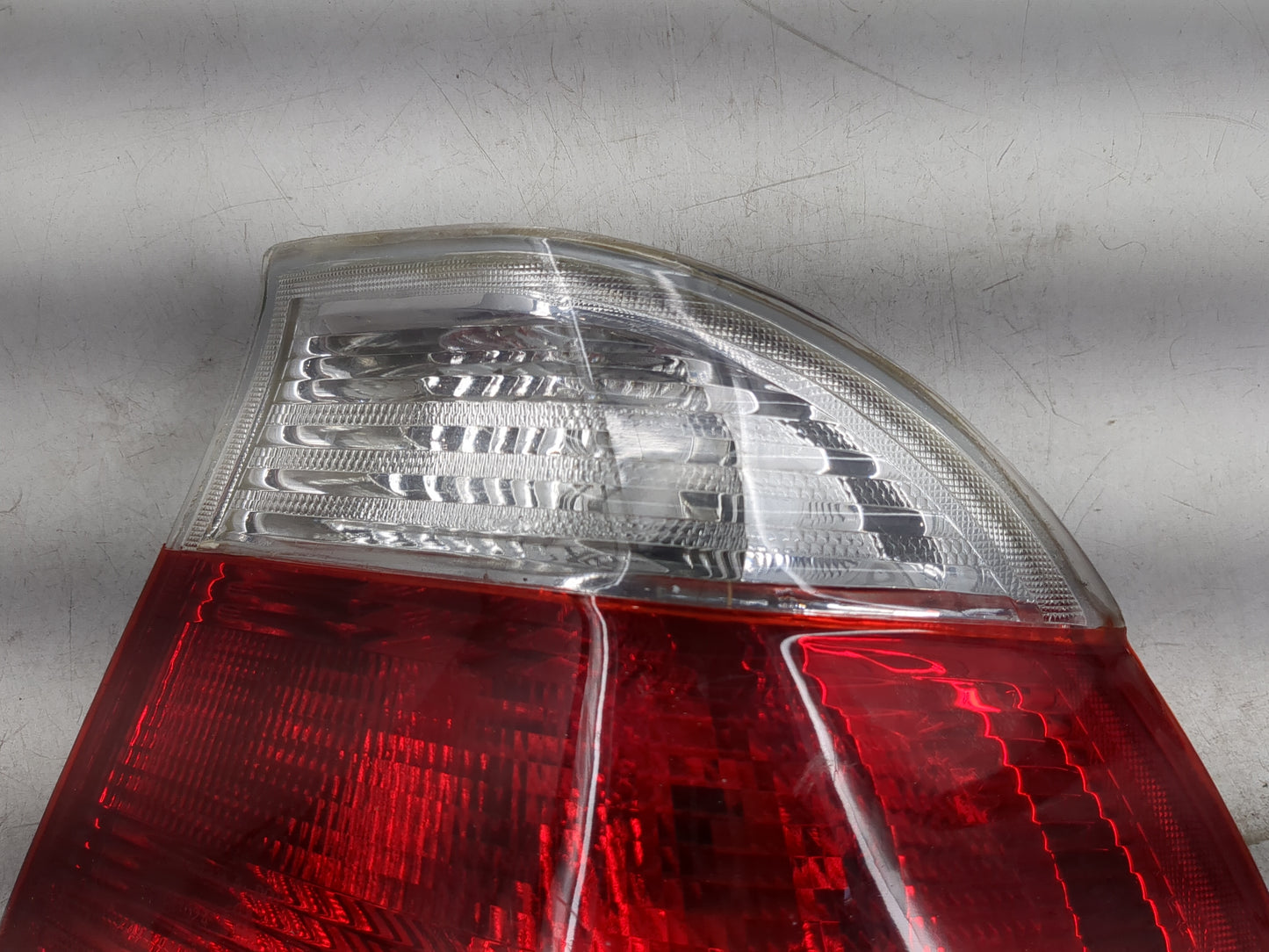 1999-2000 Bmw 323i Tail Light Assembly Passenger Right OEM P/N:92402-030 230 022 R2, 8 364 922 Fits Fits 1999 2000 2001 OEM 