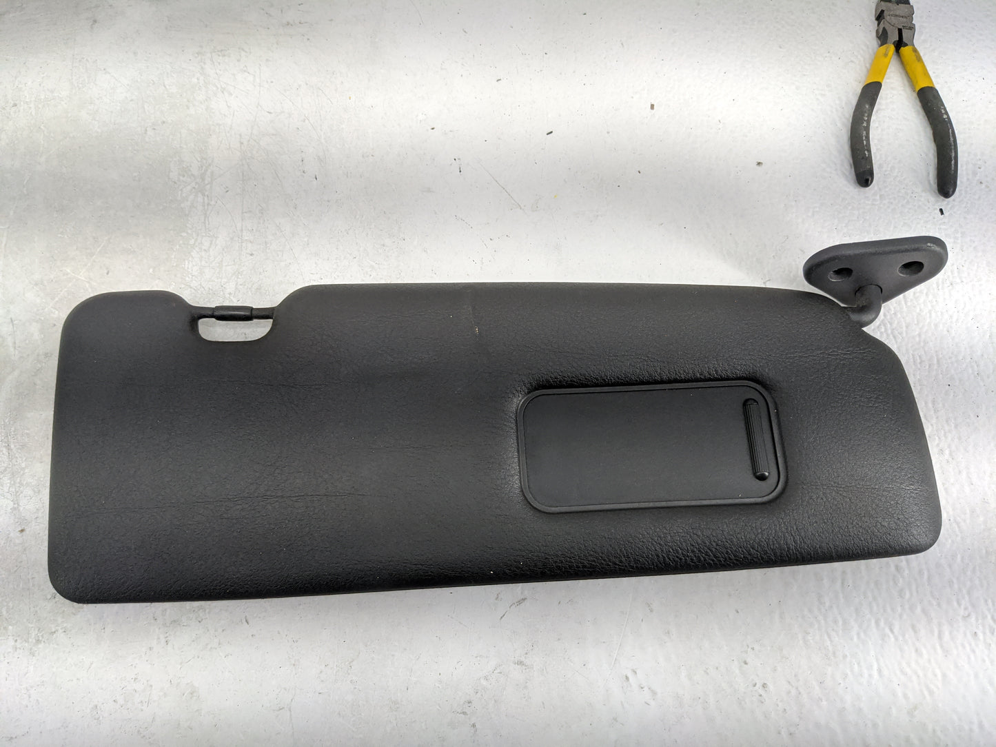 2001 Bmw 325ci Sun Visor Shade Replacement Passenger Right Mirror Fits Fits 2000 2002 2003 2004 2005 2006 OEM Used Auto Part
