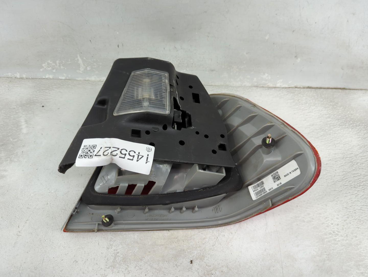 2001 Bmw 325i Tail Light Assembly Driver Left OEM P/N:230011 Fits Fits 1999 2000 OEM Used Auto Parts - Oemusedautoparts1.com
