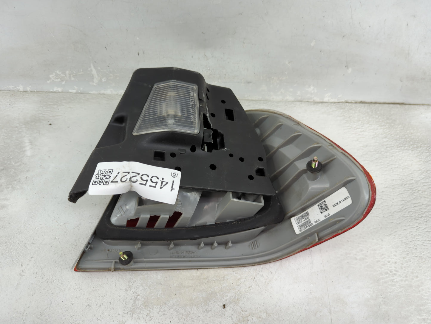2001 Bmw 325i Tail Light Assembly Driver Left OEM P/N:230011 Fits Fits 1999 2000 OEM Used Auto Parts - Oemusedautoparts1.com