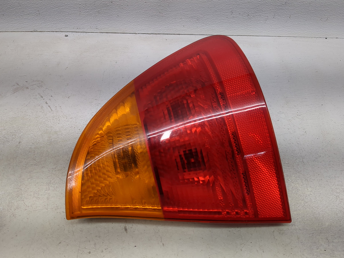 2001-2005 Bmw 325i Tail Light Assembly Passenger Right OEM P/N:63216328091 63216328092 Fits Fits 2000 2001 2002 2003 2004 20