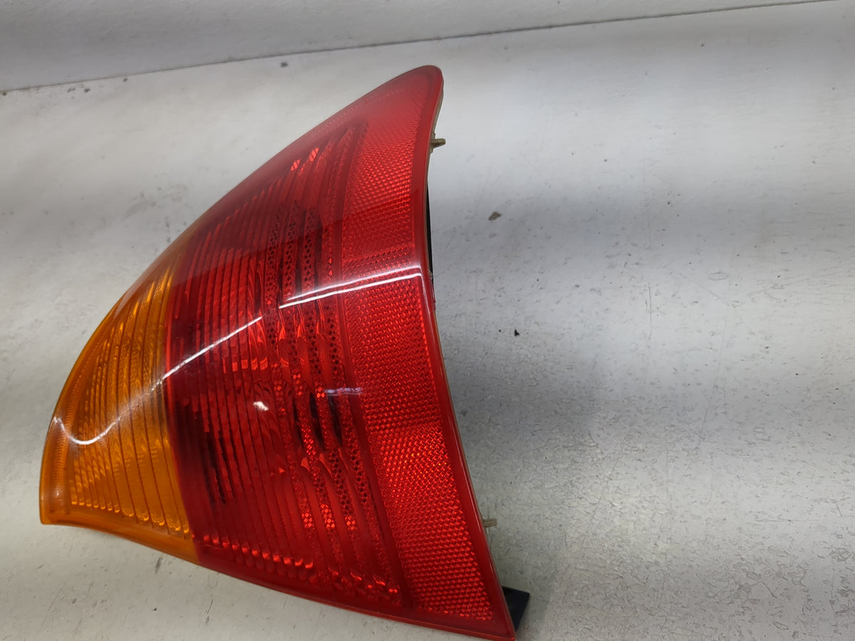 2001-2005 Bmw 325i Tail Light Assembly Passenger Right OEM P/N:63216328091 63216328092 Fits Fits 2000 2001 2002 2003 2004 20