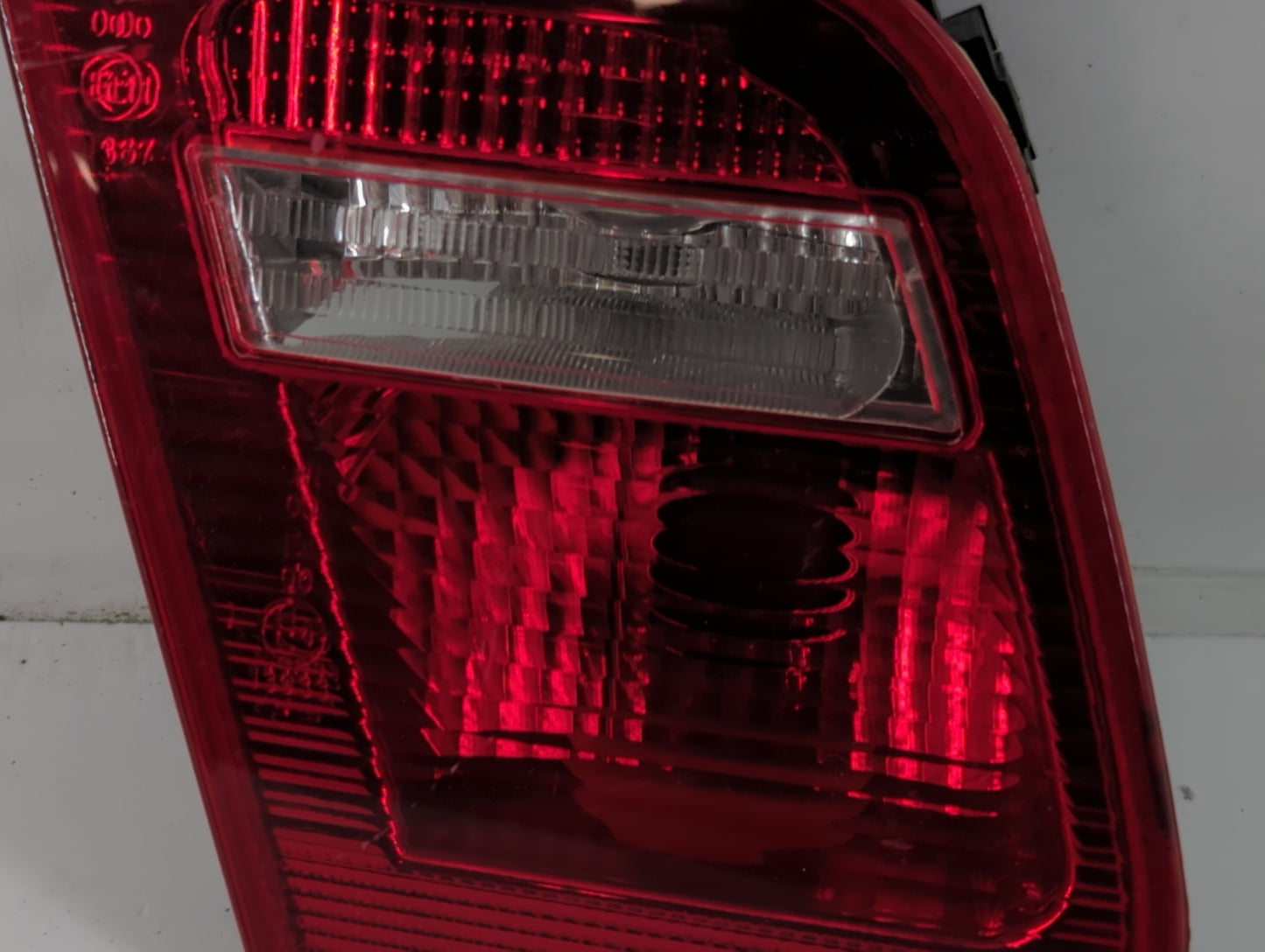 2001 Bmw 325i Tail Light Assembly Driver Left OEM P/N:230569 Fits Fits 1999 2000 OEM Used Auto Parts - Oemusedautoparts1.com