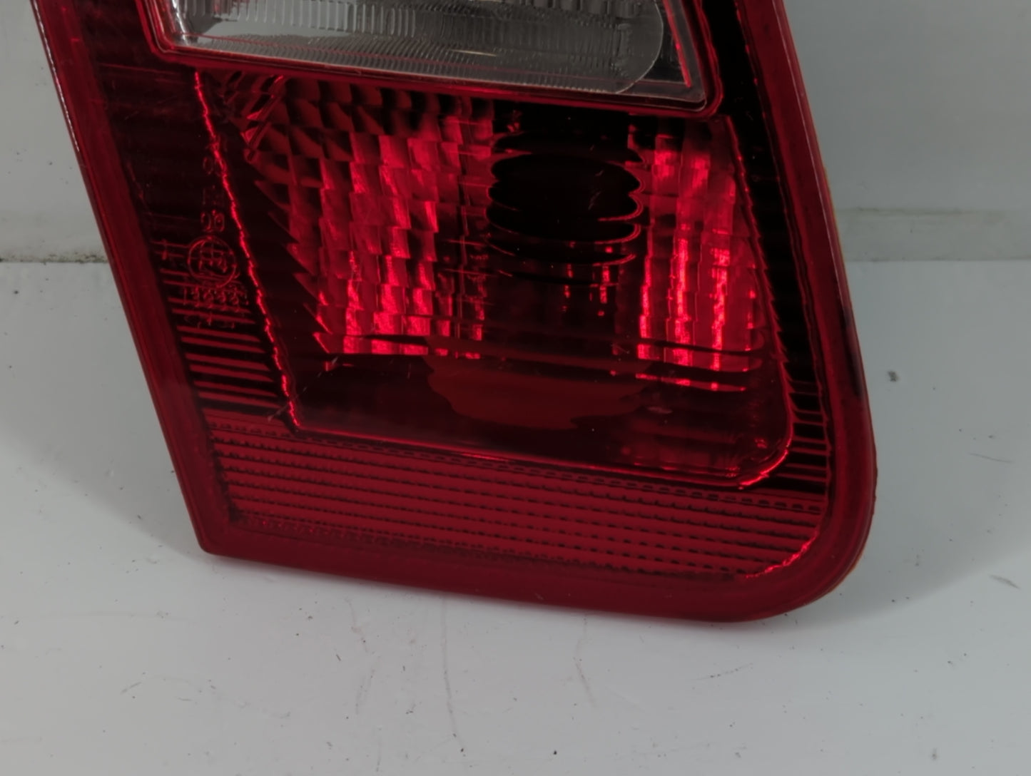 2001 Bmw 325i Tail Light Assembly Driver Left OEM P/N:230569 Fits Fits 1999 2000 OEM Used Auto Parts - Oemusedautoparts1.com