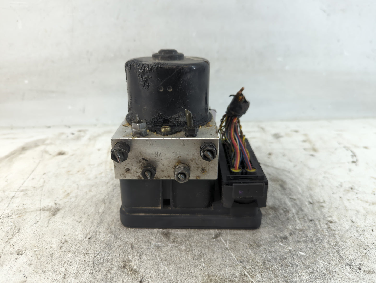 2001 Bmw 325i ABS Pump Control Module Replacement P/N:dsc 34.51-6 757 387, 3451 6757 387 Fits OEM Used Auto Parts - Oemuseda