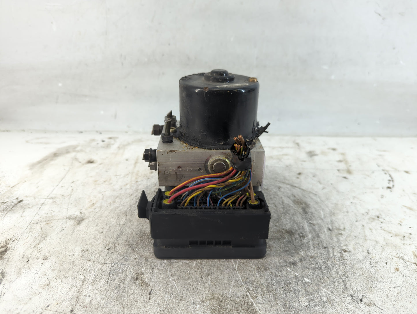 2001 Bmw 325i ABS Pump Control Module Replacement P/N:dsc 34.51-6 757 387, 3451 6757 387 Fits OEM Used Auto Parts - Oemuseda