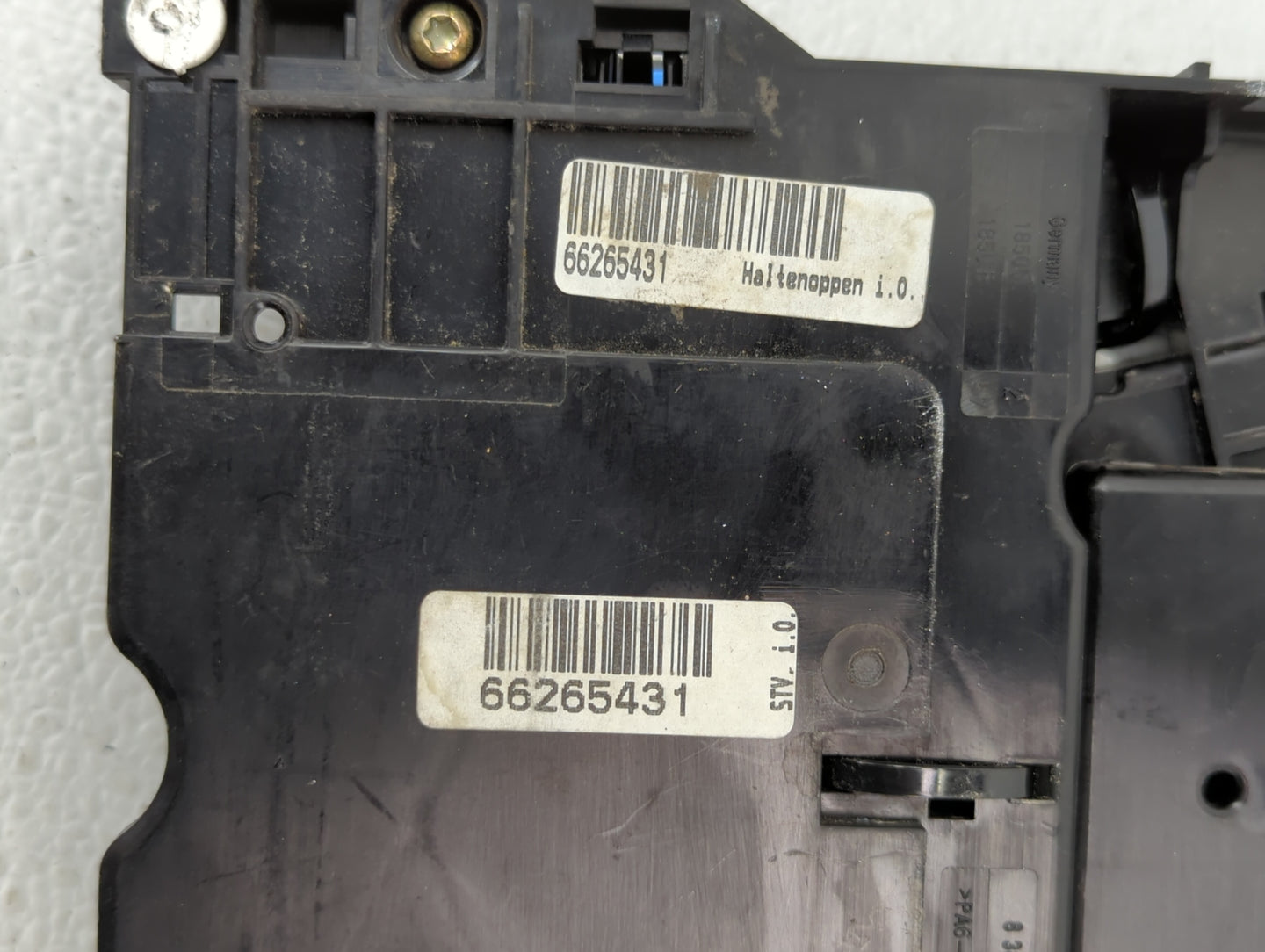 2001 Bmw 330ci Fusebox Fuse Box Panel Relay Module P/N:66265431 8 364 542 Fits OEM Used Auto Parts - Oemusedautoparts1.com