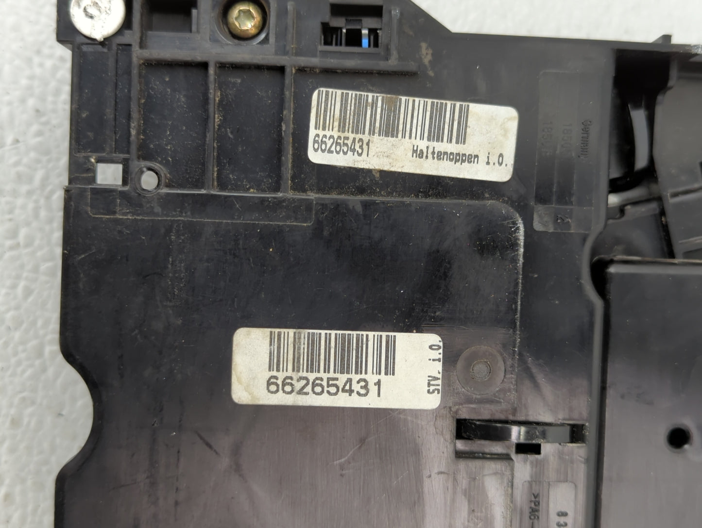 2001 Bmw 330ci Fusebox Fuse Box Panel Relay Module P/N:66265431 8 364 542 Fits OEM Used Auto Parts - Oemusedautoparts1.com