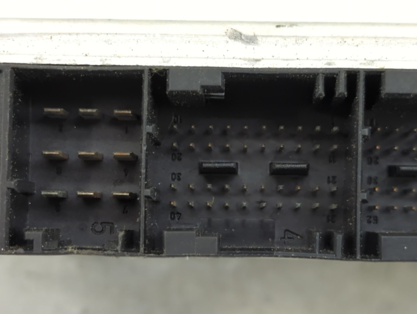 2001-2003 Bmw 330i PCM Engine Control Computer ECU ECM PCU OEM P/N:7 509 942 Fits Fits 2001 2002 2003 OEM Used Auto Parts - 