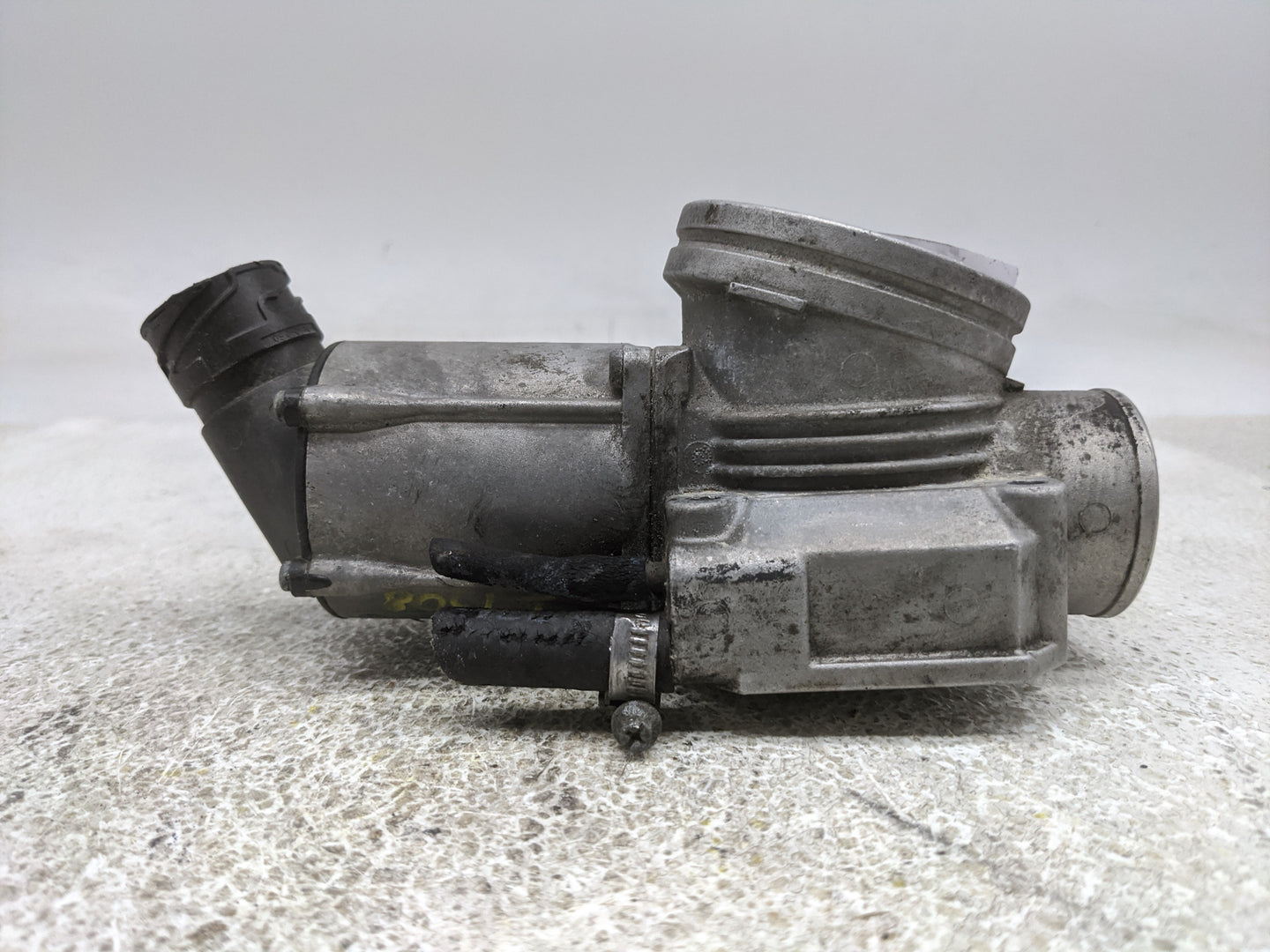 2001 Bmw 7 Series Throttle Body P/N:1745207.1 Fits Fits 1999 2000 2002 2003 OEM Used Auto Parts - Oemusedautoparts1.com