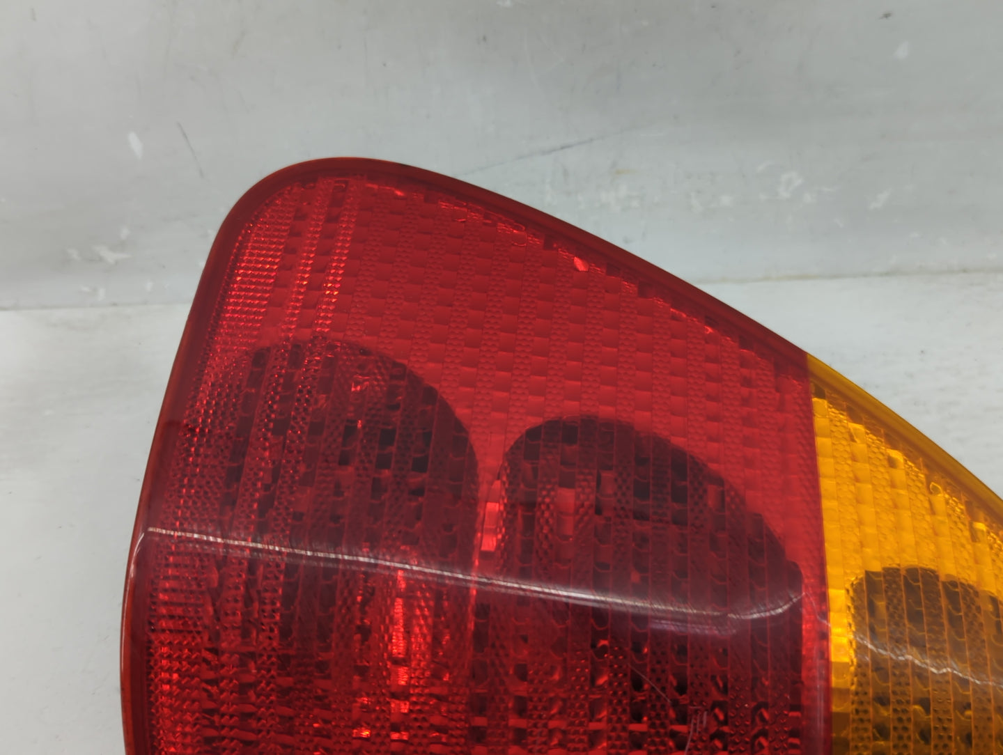 2000-2003 Bmw X5 Tail Light Assembly Passenger Right OEM P/N:8409009 Fits Fits 2000 2001 2002 2003 OEM Used Auto Parts - Oem