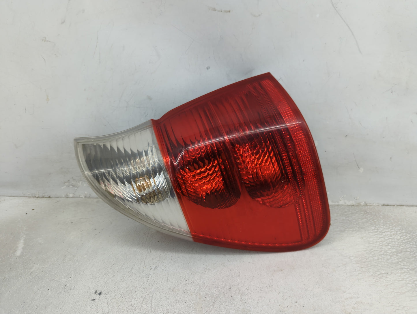 2000-2003 Bmw X5 Tail Light Assembly Passenger Right OEM Fits Fits 2000 2001 2002 2003 OEM Used Auto Parts - Oemusedautopart