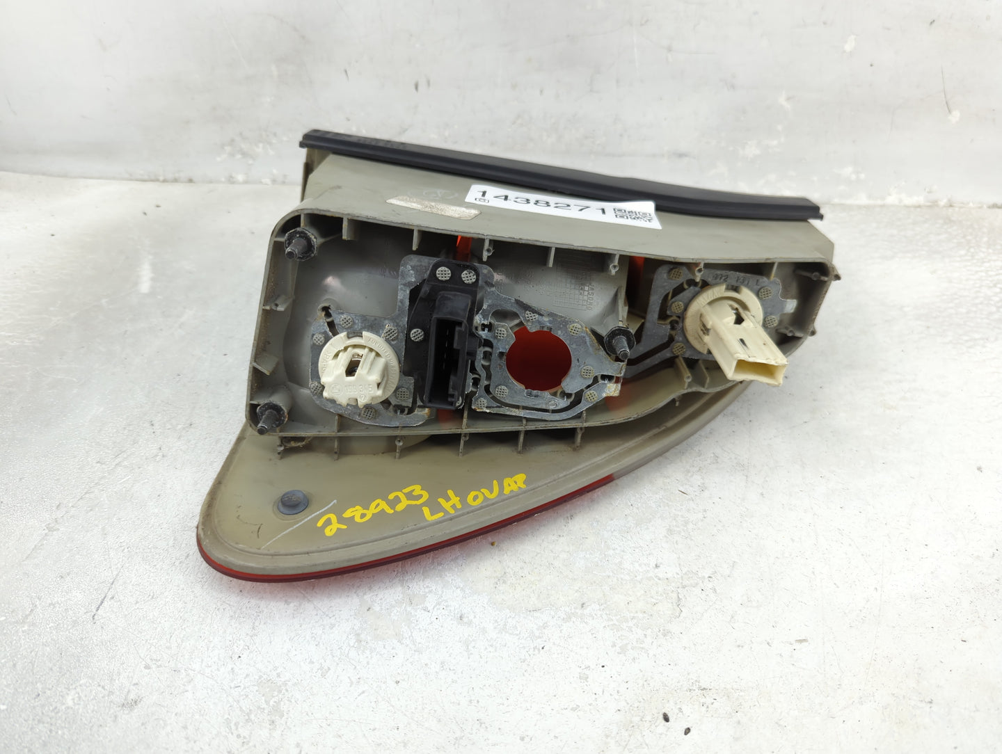 2000-2003 Bmw X5 Tail Light Assembly Passenger Right OEM Fits Fits 2000 2001 2002 2003 OEM Used Auto Parts - Oemusedautopart