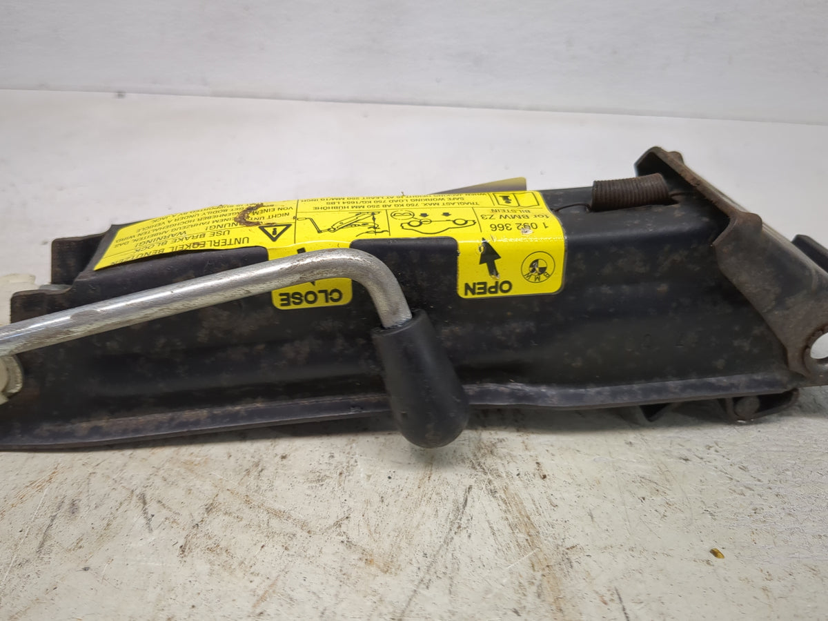 2001 Bmw Z3 Spare Scissor Car Jack - Oemusedautoparts1.com