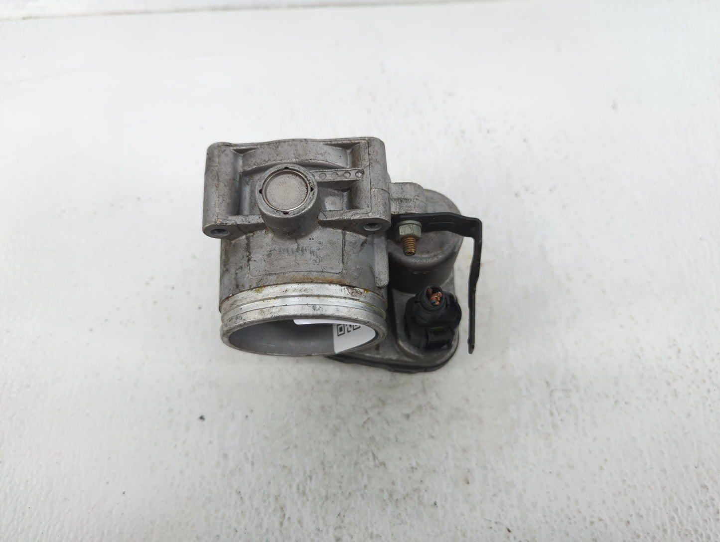 2001-2002 Bmw Z3 Throttle Body P/N:1354 7 502 444 Fits Fits 2001 2002 2003 2004 2005 2006 OEM Used Auto Parts - Oemusedautop