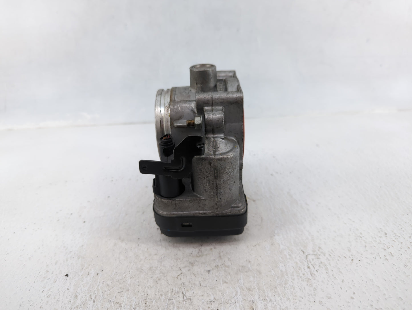 2001-2002 Bmw Z3 Throttle Body P/N:1354 7 502 444 Fits Fits 2001 2002 2003 2004 2005 2006 OEM Used Auto Parts - Oemusedautop