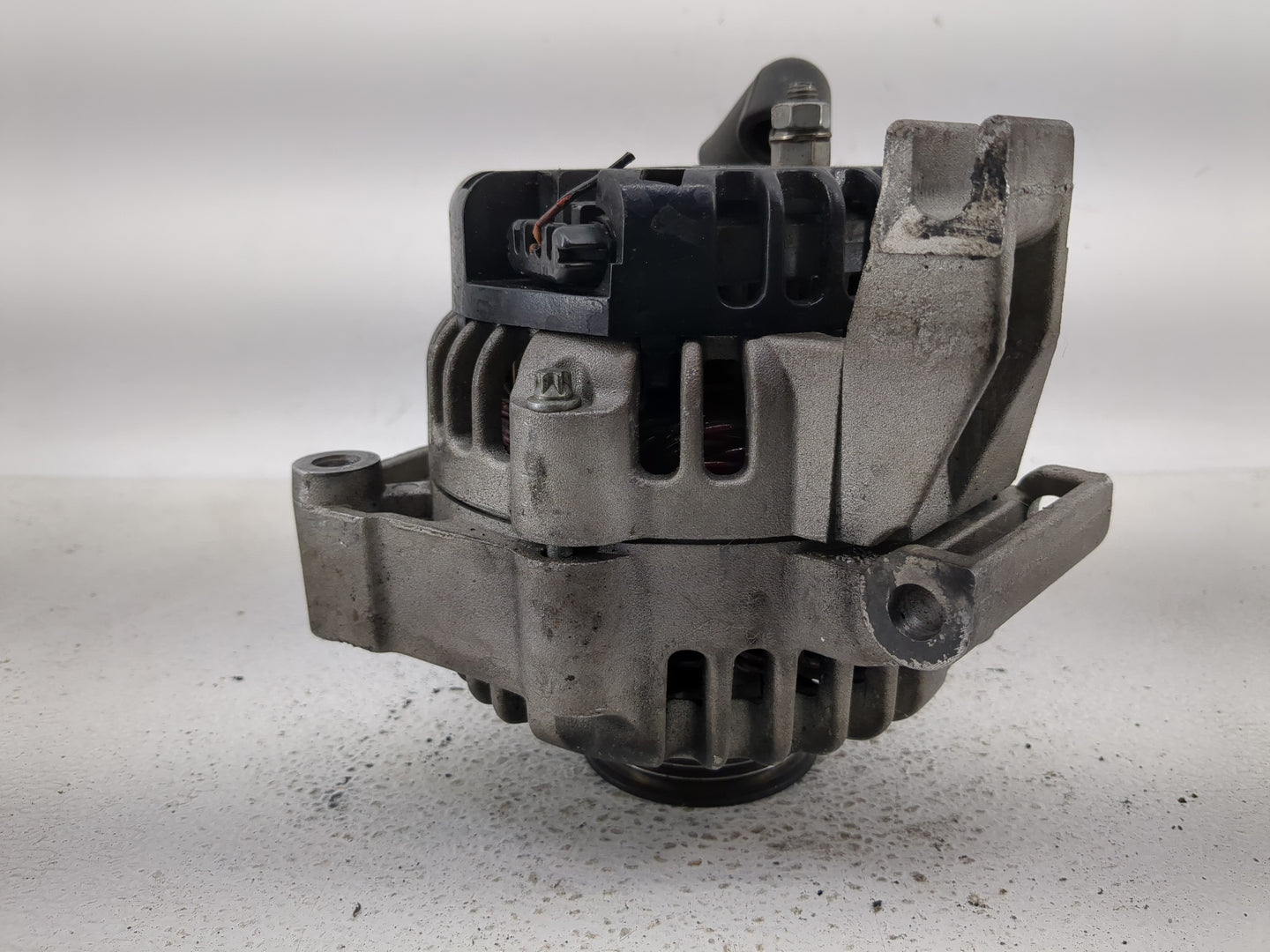 1999-2001 Buick Century Alternator Replacement Generator Charging Assembly Engine OEM Fits Fits 1999 2000 2001 OEM Used Auto