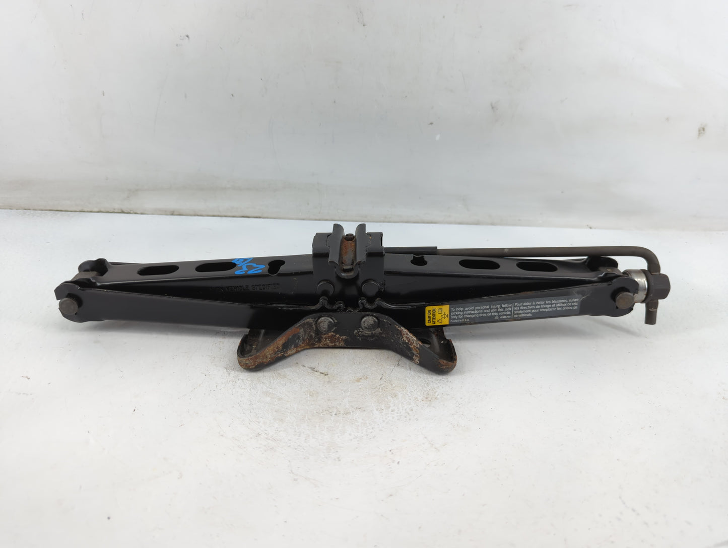 2001 Buick Century Spare Scissor Car Jack - Oemusedautoparts1.com