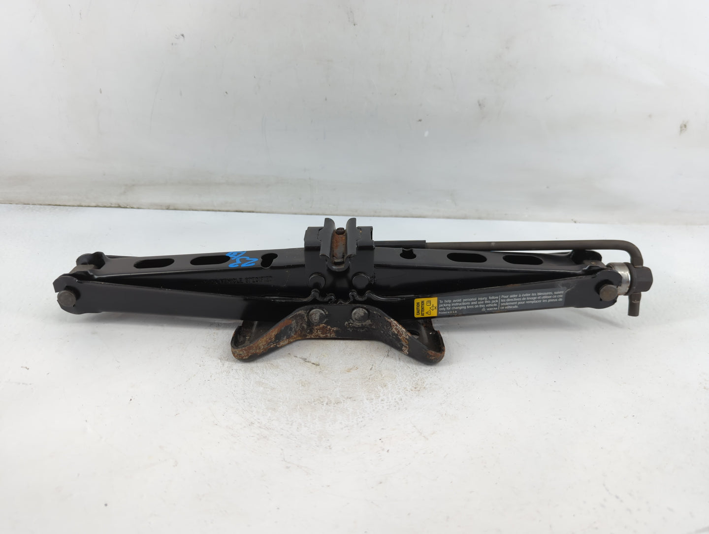 2001 Buick Century Spare Scissor Car Jack 886703 - Oemusedautoparts1.com