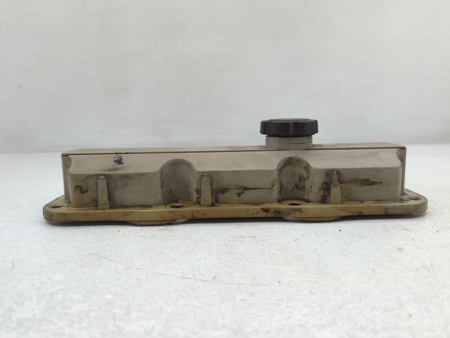 2001 Buick Lesabre Driver Left Cylinder Head Valve Cover P/N:25532624 25534745 Fits OEM Used Auto Parts - Oemusedautoparts1.
